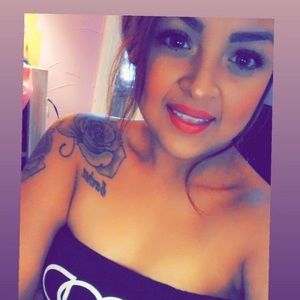 Meet your Posher, Lina